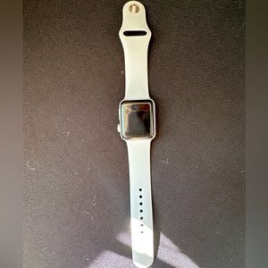Apple Watch Series 3 38MM In Silver.